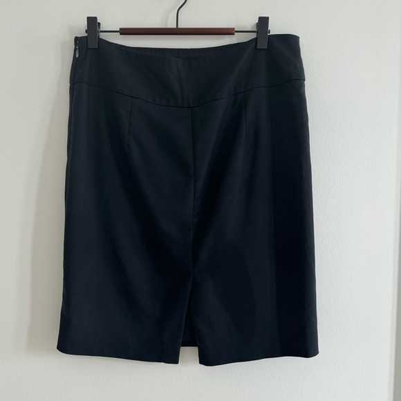 Banana Republic Size 6 Black Pencil Skirt - Picture 2 of 3